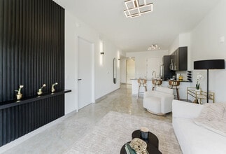 2750 Griffin Rd in Fort Lauderdale, FL - Building Photo - Building Photo
