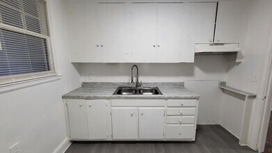 4 Woodlawn Ct in Sumter, SC - Building Photo - Building Photo