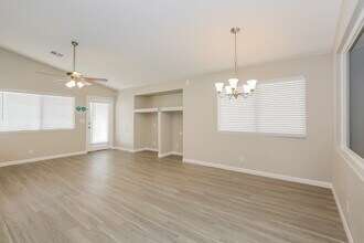 1922 Desert Sage Ave in North Las Vegas, NV - Building Photo - Building Photo