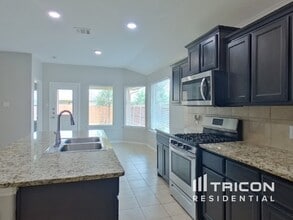 809 Walls Blvd in Crowley, TX - Building Photo - Building Photo