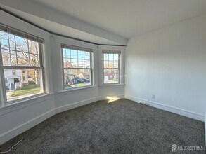 511 Grove St in Dunellen, NJ - Building Photo - Building Photo