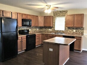 4924 Lighthouse Ct in Winston-Salem, NC - Building Photo - Building Photo