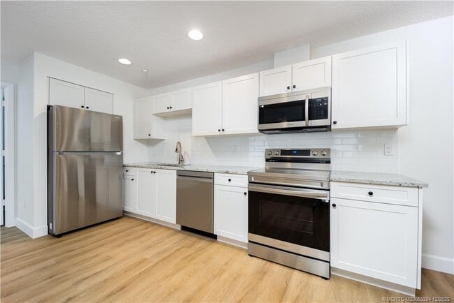 3375 SW Mapp Rd in Palm City, FL - Building Photo - Building Photo