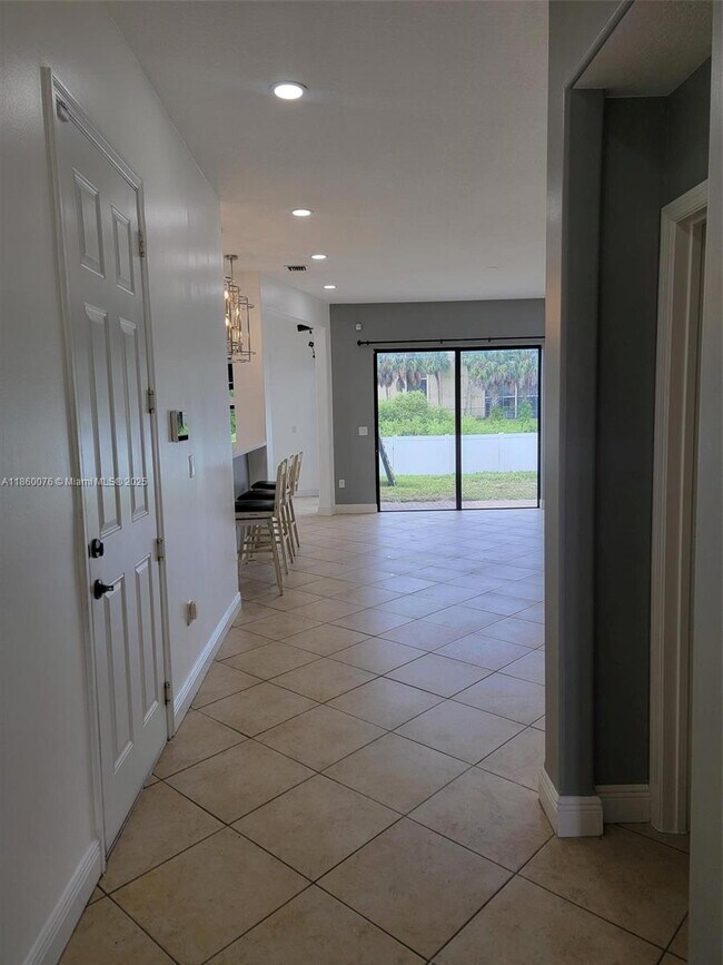 9136 SW 36th Mnr in Miramar, FL - Building Photo - Building Photo