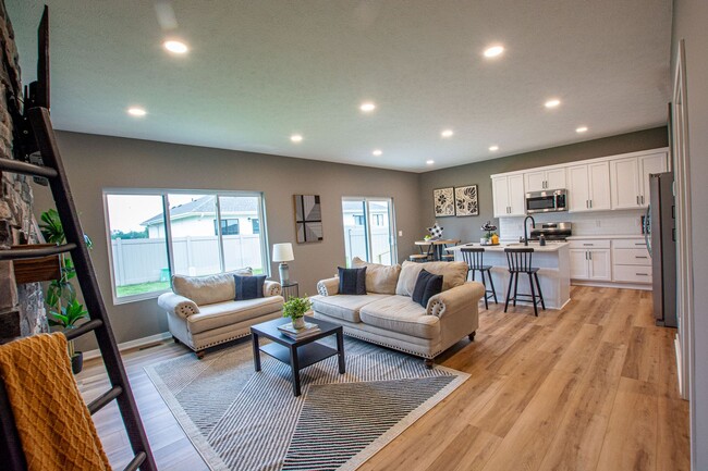 property at 14802-14804 Willow St