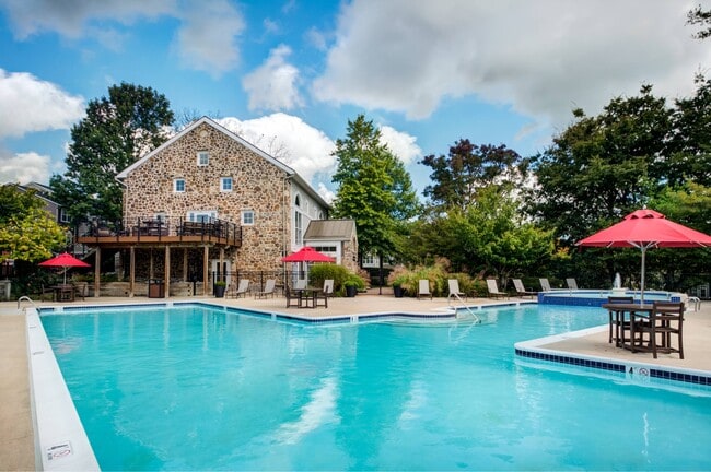 Treetops at ChesterHollow in West Chester, PA - Foto de edificio - Building Photo