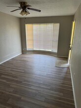 4827 Macridge Blvd in Houston, TX - Foto de edificio - Building Photo
