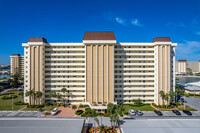 Heritage House at Sea Towers in St. Petersburg, FL - Foto de edificio - Building Photo