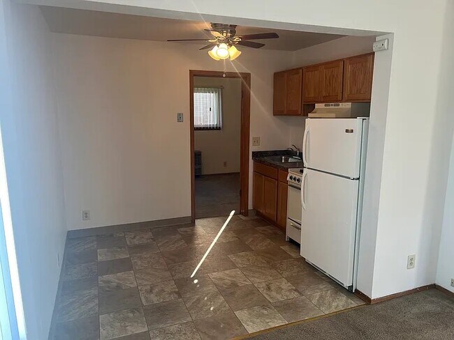 Norwich East in St. Francis, WI - Foto de edificio - Building Photo