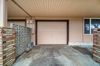 4218 6th Ave NE in Lacey, WA - Building Photo - Building Photo