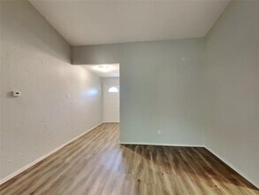 804 Crockett St in Midlothian, TX - Foto de edificio - Building Photo