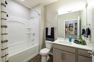 VUE19 in Bellevue, NE - Building Photo - Interior Photo