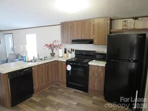 3182 Pea Ridge Rd in Mill Spring, NC - Building Photo - Building Photo