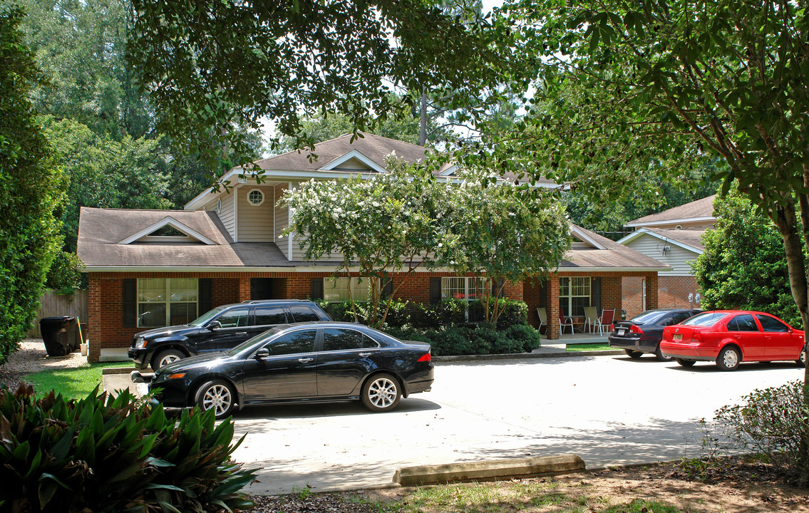 1905 Honeysuckle Dr in Tallahassee, FL - Building Photo