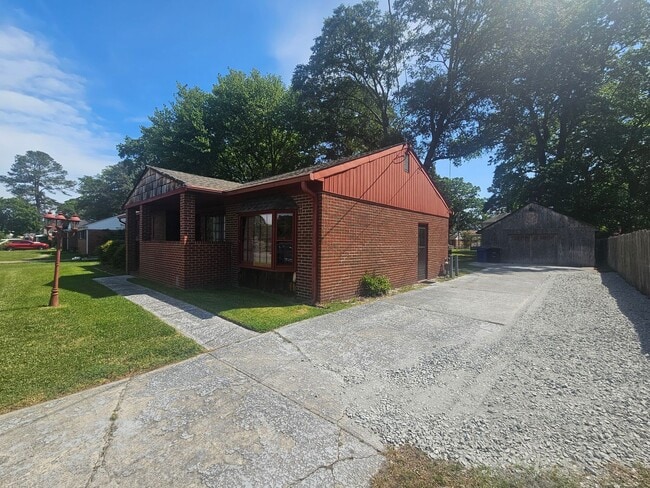 1507 Hodges Ferry Rd in Portsmouth, VA - Building Photo - Building Photo
