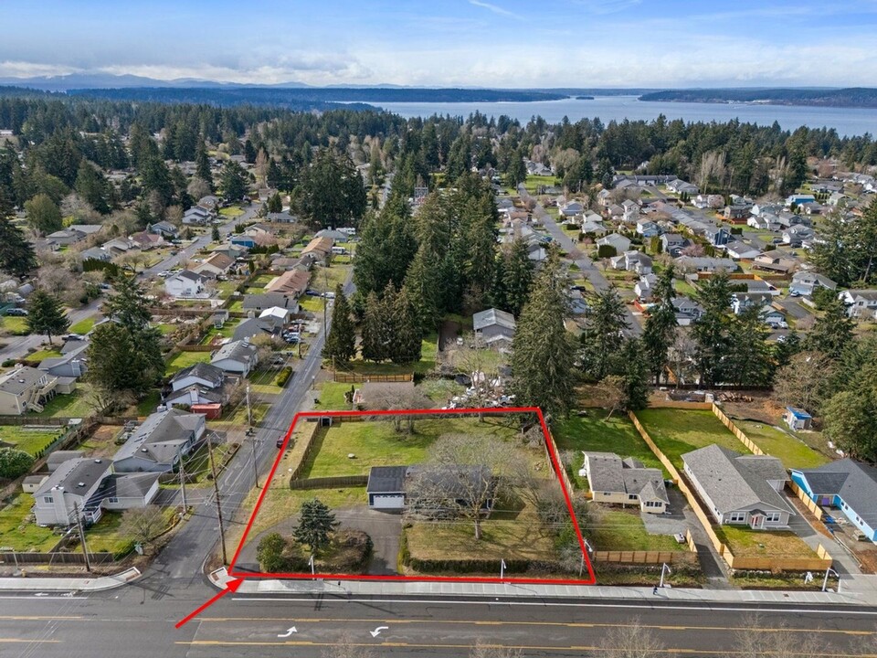 9518 Farwest Dr SW in Lakewood, WA - Building Photo
