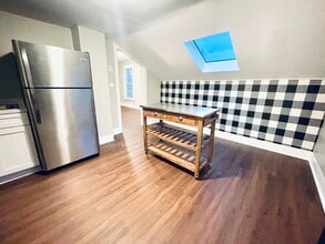 72 - .5 Hickory St, Unit 72.5 in Rochester, NY - Foto de edificio - Building Photo