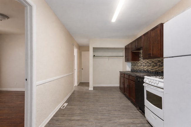 9711 E 18th St S, Unit 1801 in Independence, MO - Building Photo - Building Photo