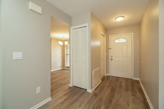 831 Sunridge Point Dr in Seffner, FL - Building Photo - Building Photo