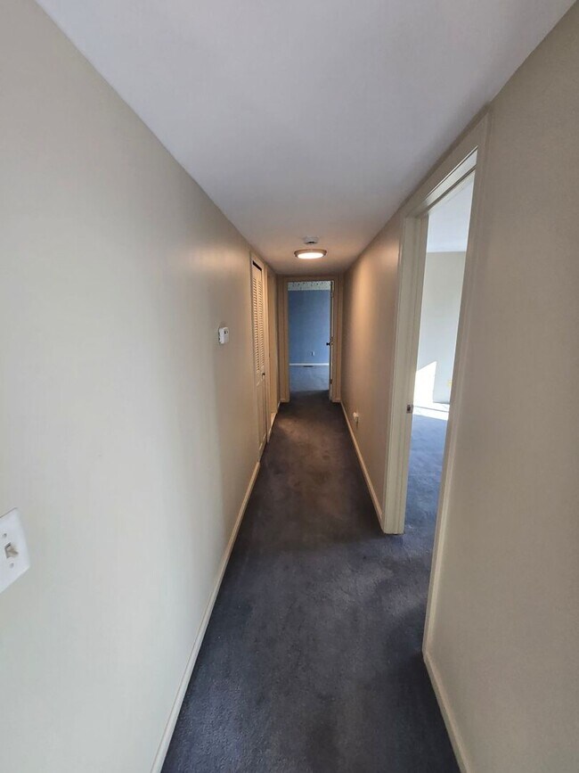 143 Meadow Ln Cir in Rochester Hills, MI - Building Photo - Building Photo