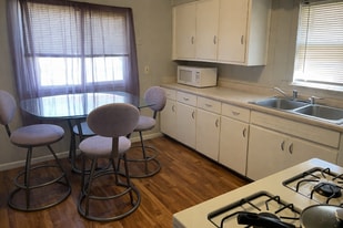 743 7th St NW, Unit 2 in Grand Rapids, MI - Building Photo