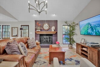 100 Brookwood Ln in Fayetteville, GA - Foto de edificio - Building Photo