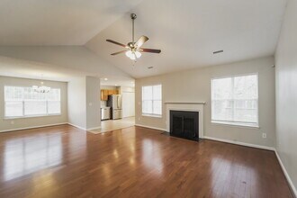 9225 Merlot Ln in Charlotte, NC - Foto de edificio - Building Photo