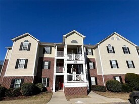 372 Bubble Creek Ct in Fayetteville, NC - Building Photo