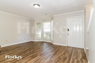 5655 Stonington Trace Pkwy in Stone Mountain, GA - Foto de edificio - Building Photo