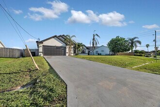 678 SW Pueblo Terrace in Port St. Lucie, FL - Building Photo - Building Photo