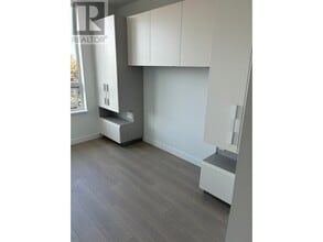 6537-6537 Telford Ave in Burnaby, BC - Building Photo - Building Photo