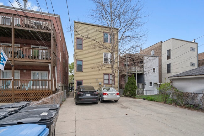 1210 W Addison St, Unit 2 in Chicago, IL - Foto de edificio - Building Photo