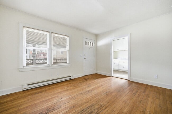 property at 212 S Armistead Ave