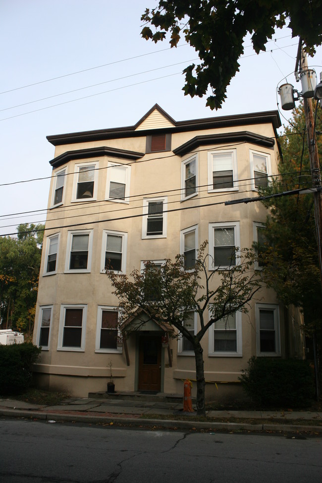 43 Verazzano Blvd in Poughkeepsie, NY - Building Photo - Building Photo