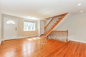241 Westpark Ln in Clifton Heights, PA - Foto de edificio - Building Photo