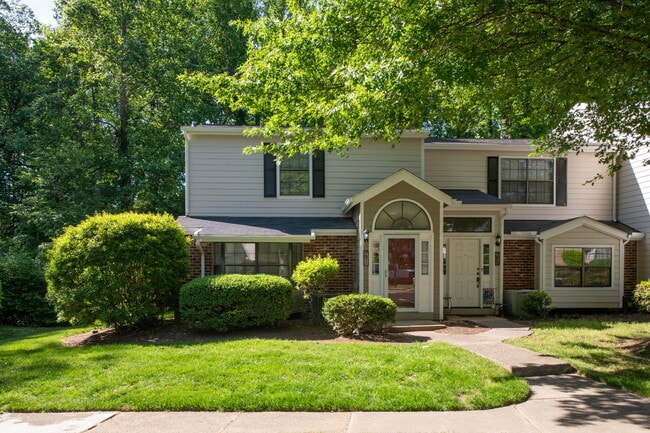 7811 Falcon Rest Cir in Raleigh, NC - Building Photo - Building Photo