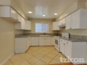 1724 Hemlock St in Fairfield, CA - Building Photo - Building Photo