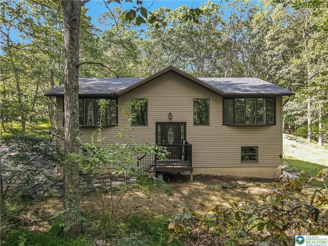 property at 115 White Oak Ct