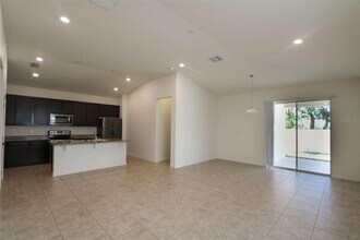 7608 Sunshine Bridge Ave in Gibsonton, FL - Building Photo - Building Photo