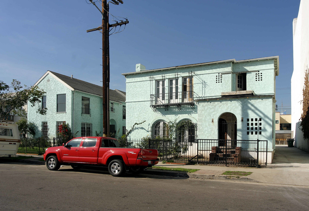 1323 S Norton Ave in Los Angeles, CA - Foto de edificio