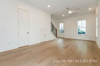 12.5 Nunan St in Charleston, SC - Building Photo - Building Photo