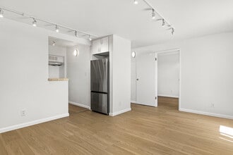 52 Panoramic Way in Berkeley, CA - Building Photo - Building Photo