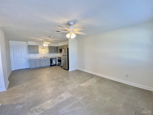 9541 Lillian Hwy in Pensacola, FL - Building Photo - Building Photo