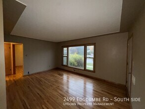 2499 Edgcumbe Rd in St. Paul, MN - Building Photo - Building Photo