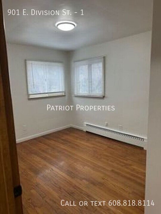 901 E Division St in Watertown, WI - Building Photo