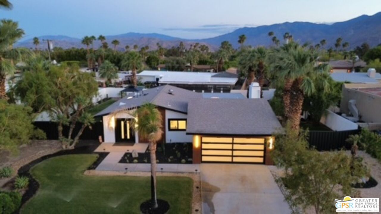 2435 Wayne Rd in Palm Springs, CA - Building Photo