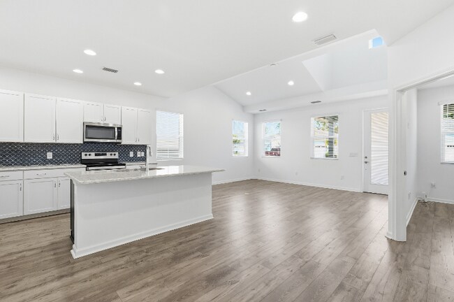 8632 Tropics Ave in Panama City Beach, FL - Building Photo - Building Photo