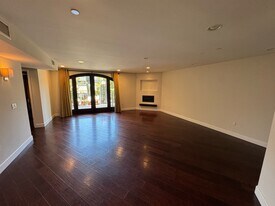 1636 S Beverly Glen Blvd in Los Angeles, CA - Building Photo