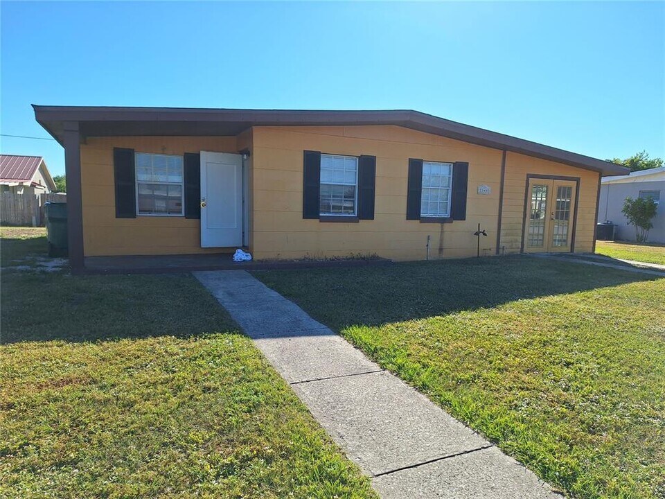 21455 Mallory Ave in Port Charlotte, FL - Building Photo