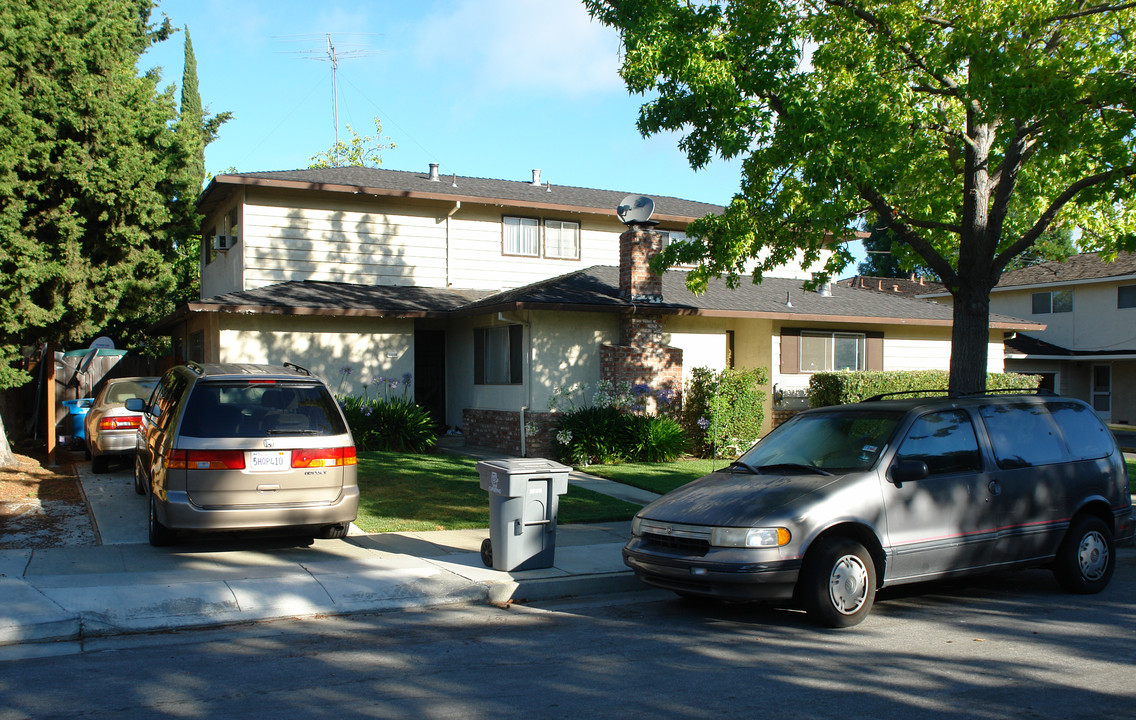 10339 Greenwood Ct in Cupertino, CA - Foto de edificio